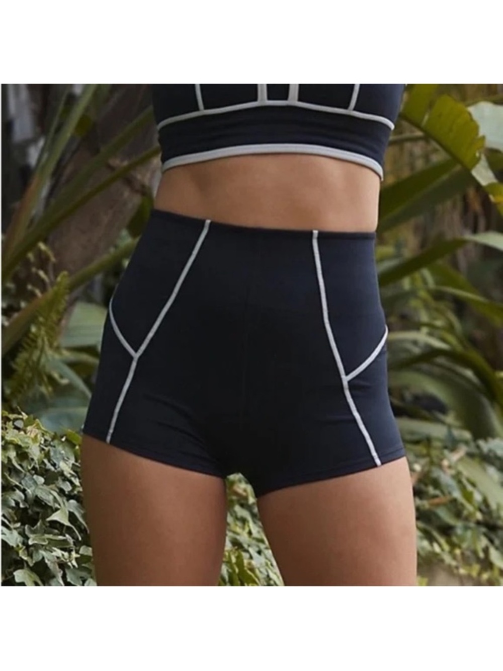 Free People Movement You’re a Peach Shorty Short Black Size XS